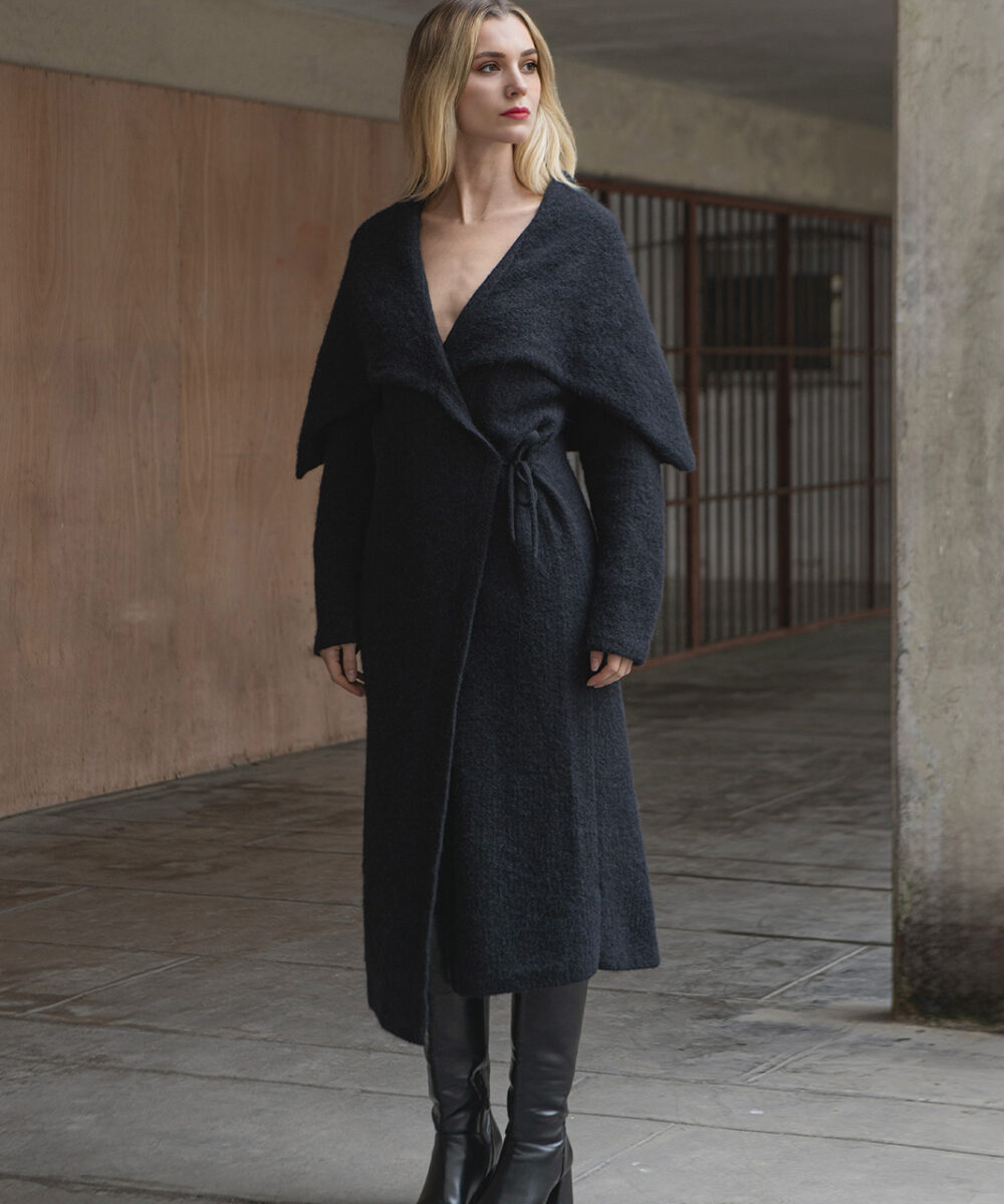 67% Baby Alpaca - 16% Merino Wool - 17% Recycled Polyamide
